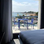 Otel La Reine Jane