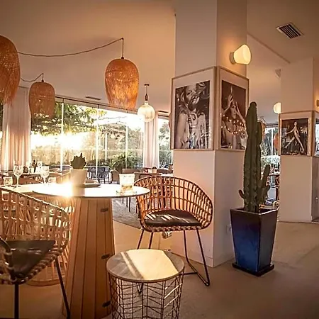 Hotel La Reine Jane